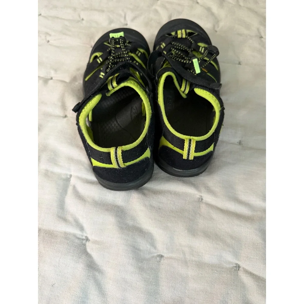 Keen Newport H2 Water Sandals Women Youth‎ SZ 5 Lime Green Outdoor Hiking Trail